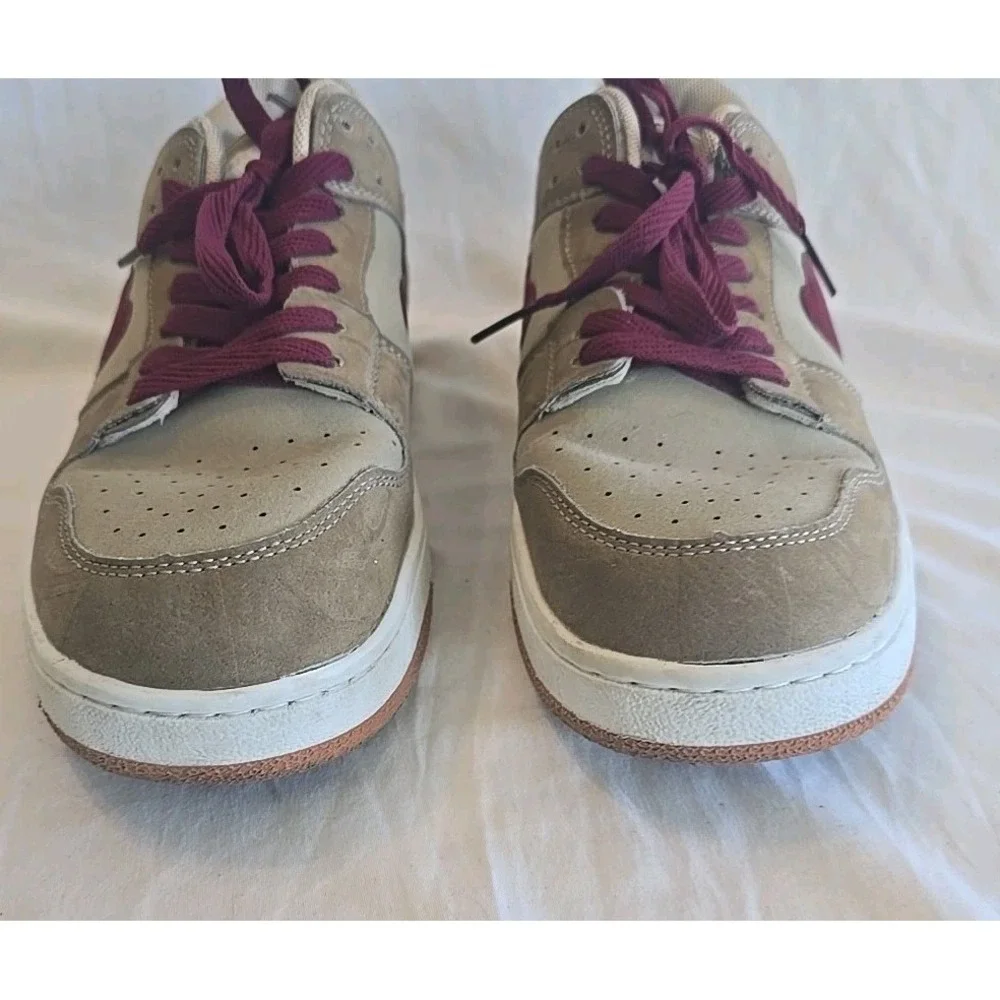New Nibok Brown and Red Heart Shoes Sneakers  Unisex Women's‎ 11, Men's 9.5